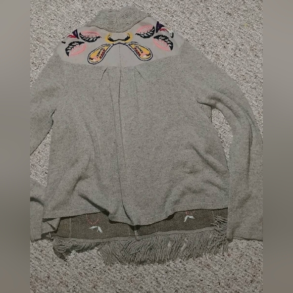 Sleeping on Snow Folklore cardigan - Picture 6 of 9